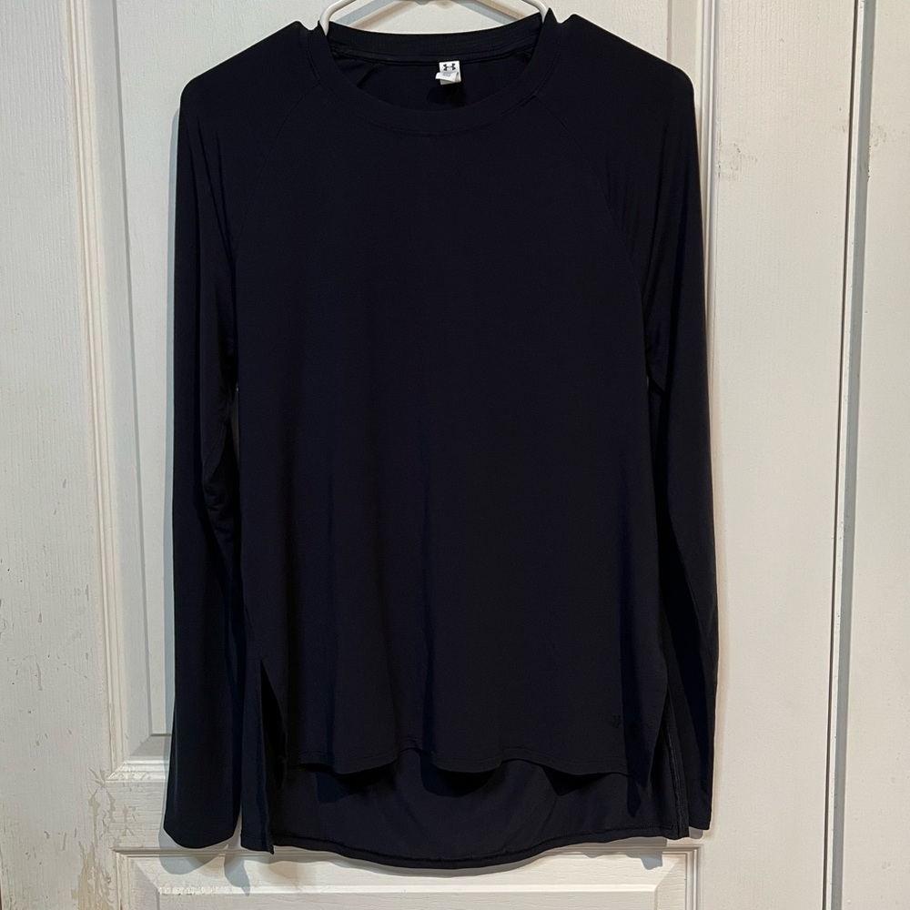 Under Armor Whisperlight Loose Fit Long Sleeved Top - Picture 2 of 7
